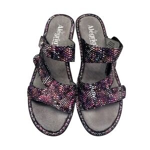 Alegria PG Lite Womens Snakeskin Leather Wedge Pink Sandals Sz 38 8/8.5 Comfort